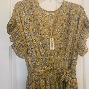 Max Studio XL maxi dress complete with ruffles